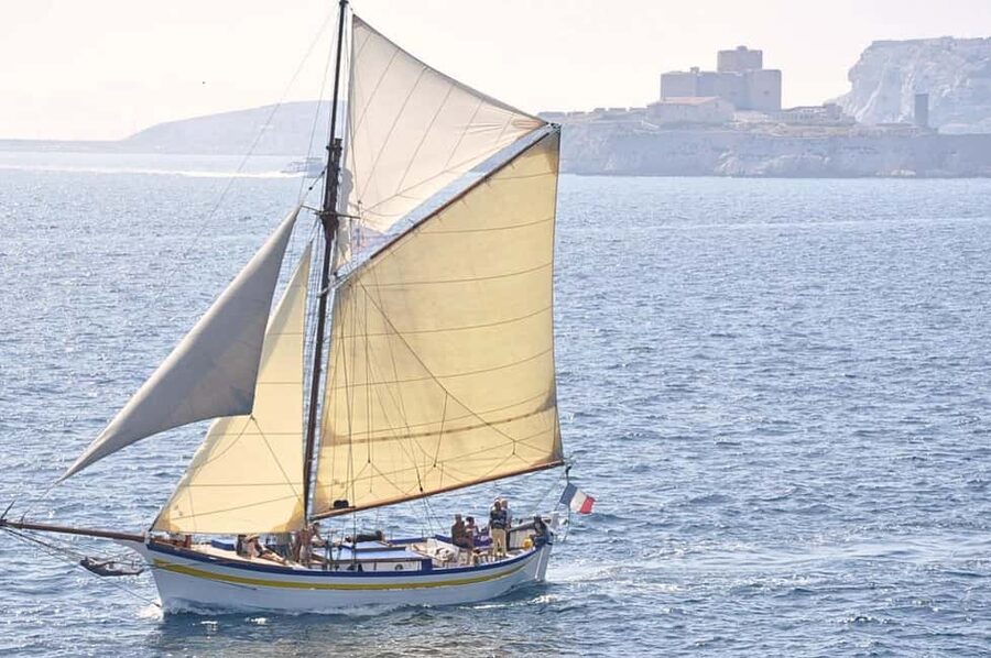 Marseille: Château d'If and Frioul Calanques Sailing Cruise - Why La Flâneuse makes this cruise different