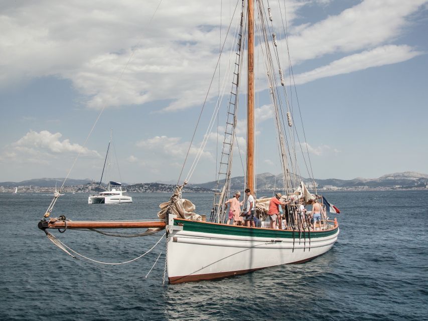 Marseille: Sailboat Cruise with Lunch, Swim & Organic Wine - The crew makes the difference
