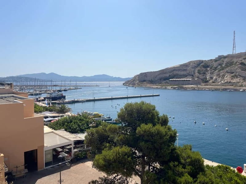 Marseille: Set sail for the Château d'If and the Frioul Islands - Meeting beneath the Mucem footbridge