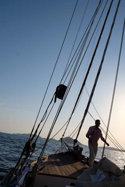 Marseille: Sunset Sailing, Buffet, and Wine - Wine, sunset, and the quietest part of the trip