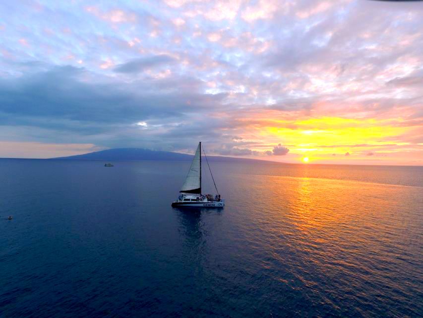 Maui: 2 Hour Sunset Dinner Sail with Open Bar and Appetizers - Five things to know before you book