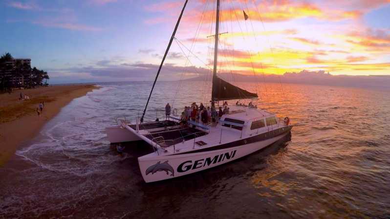 Maui: 2 Hour Sunset Dinner Sail with Open Bar and Appetizers - Meeting Gemini beside Kaanapali Beach