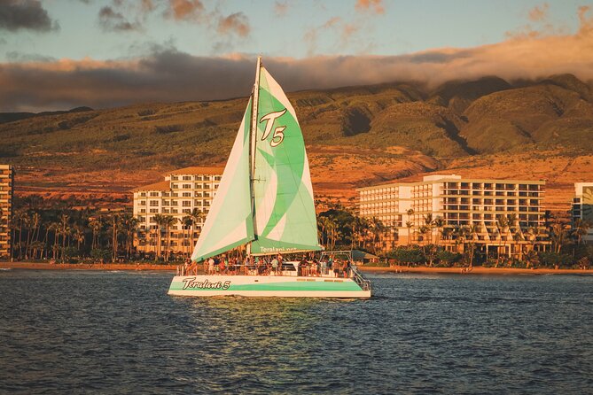 Maui: Ka'anapali Luxury Sunset Cocktail Sail with Open Bar - Open Bar With Maui-Style Drinks
