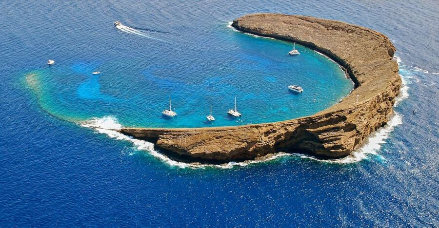 Maui: Molokini Snorkel and Performance Sail with Lunch - Molokini crater and its clear protected water