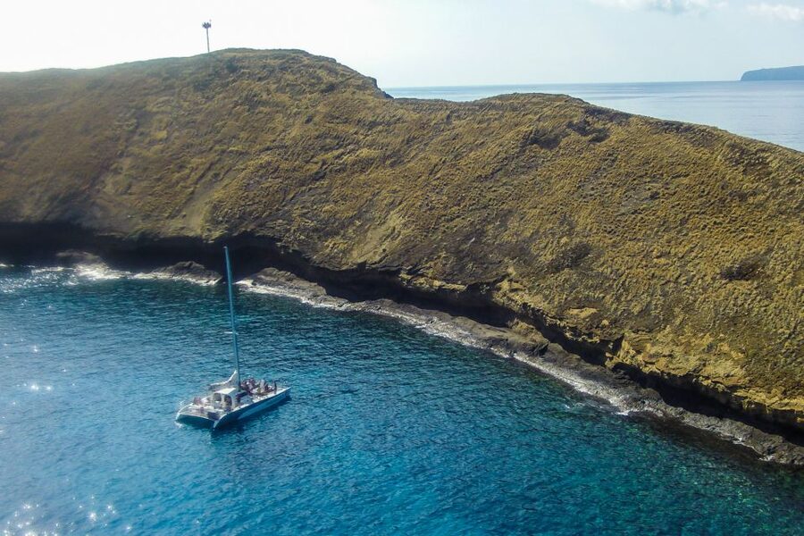 Maui: Molokini Snorkel and Performance Sail with Lunch - Breakfast, buffet lunch, and drinks