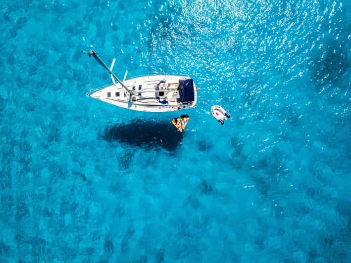 Milos: Full-Day Kleftiko Poliegos Sailboat Tour with Lunch - The crew and onboard service