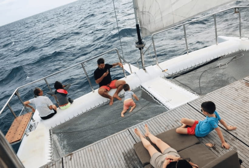 Mirissa: Sunset Catamaran Sailing Boat Tour with Dinner - Crew service and the feel of a small group