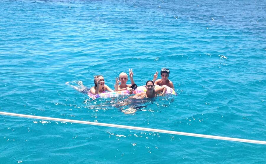 Mykonos: Sunset Sail Cruise to Rhenia, Beach Hopping, Dinner - Sailing past five famous Mykonos beaches