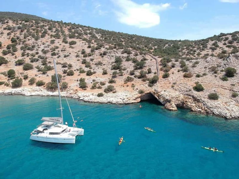 Naxos: Naxos Catamaran Sailing Cruise with Lunch and Drinks - Swimming off Naxos or Paros in clear water