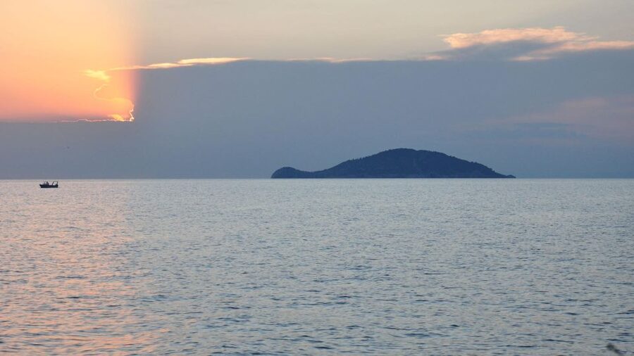 Neos Marmaras: Sunset West Sithonia Islets Sailboat Tour - Who will get the most from this cruise?