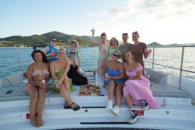 NEW SUNSET TOUR-Airlie Beach Sunset Sail in Style- BYO drinks - Airlie Beach lights from the water