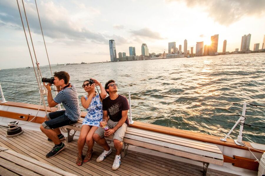 New York City: Sunset Sail Aboard a Schooner - The Crew Makes the Two Hours Work