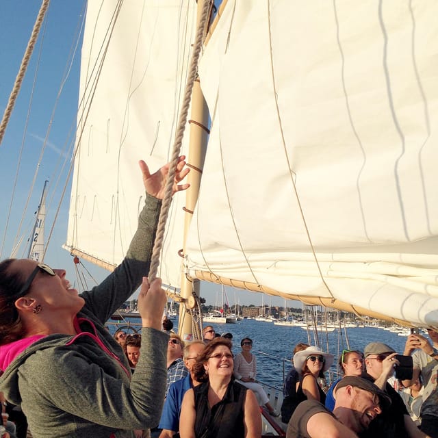 Newport: Day Sail on Narragansett Bay aboard Aquidneck - Setting out from Bowen’s Wharf