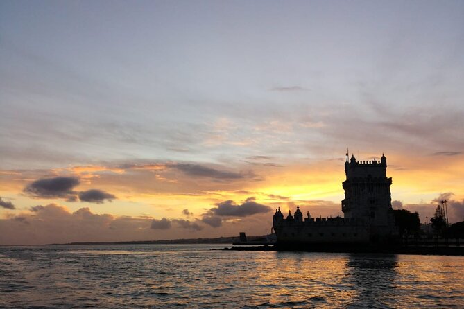 Night Sailing - MOONLIGHT Boat Tour -Exclusive Lisbon City Lights - Watching the 25 de Abril Bridge Light Up