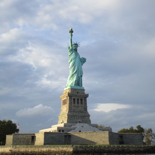 NYC: Brooklyn Sightseeing Sailboat Cruise - Why seeing New York from Brooklyn makes sense
