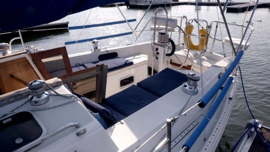 NYC: Brooklyn Sightseeing Sailboat Cruise - Governors Island and the approach to Lady Liberty