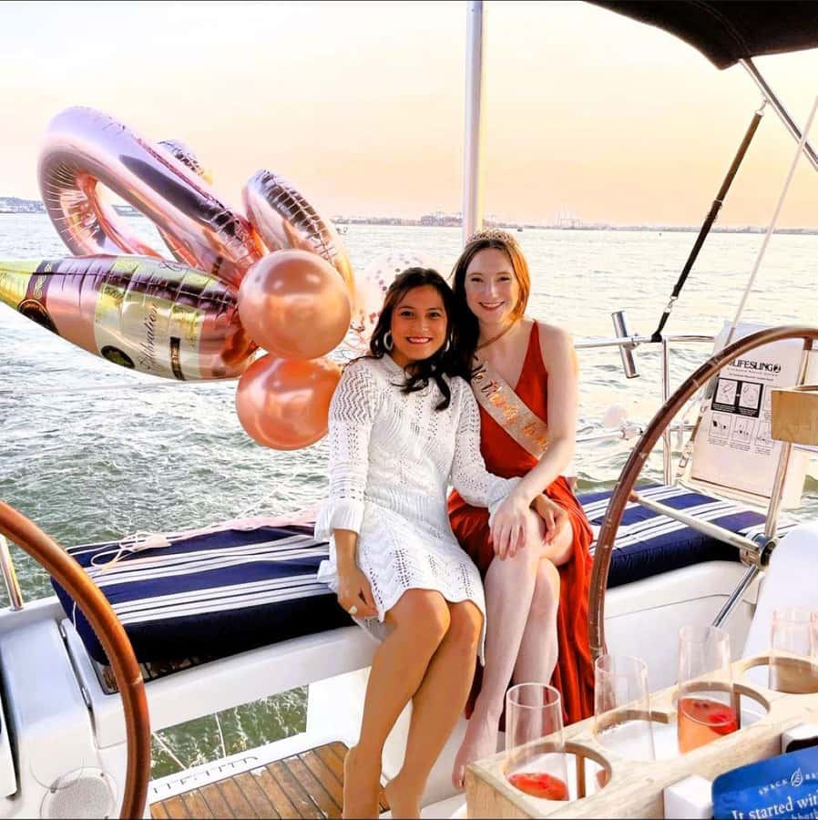 NYC: Private Champagne Sail to the Statue of Liberty - Champagne beside the Statue of Liberty