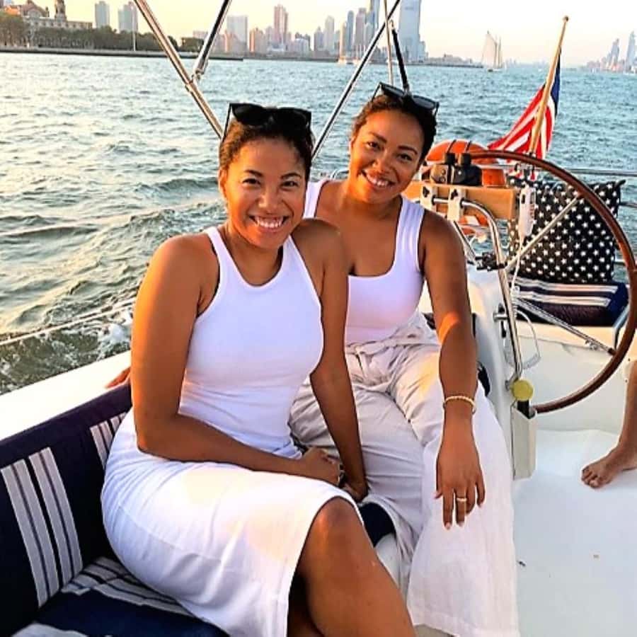 NYC: Private Champagne Sail to the Statue of Liberty - Governors Island and the return toward One World Trade Center