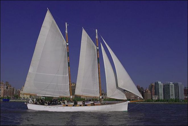 NYC: Statue of Liberty Day Sail on the Schooner Adirondack - Sailing south along the Hudson River