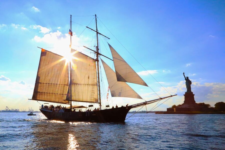 NYC: Statue of Liberty Day Sail with Onboard Bar - Key details before you book