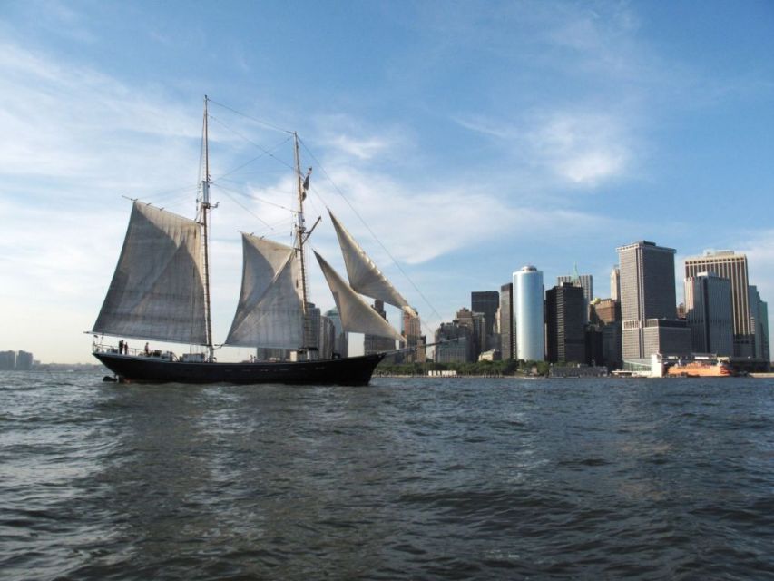 NYC: Statue of Liberty Day Sail with Onboard Bar - Governors Island and the return to Pier 17