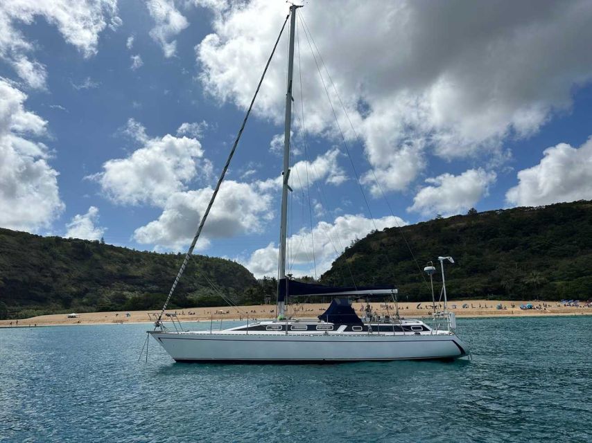 Oahu: Sunset sailing in small intimate groups - Sailing toward Diamond Head