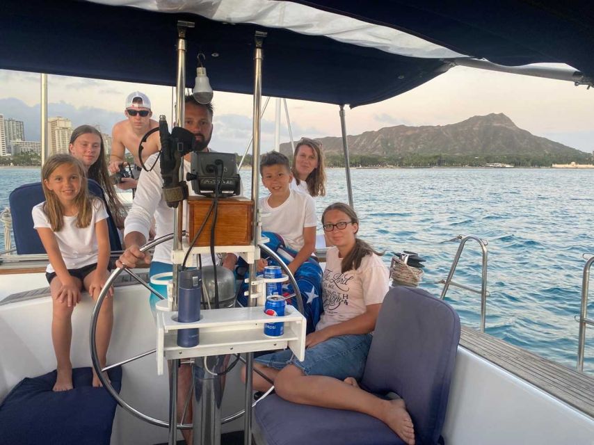 Oahu: Sunset sailing in small intimate groups - Who should book this sail