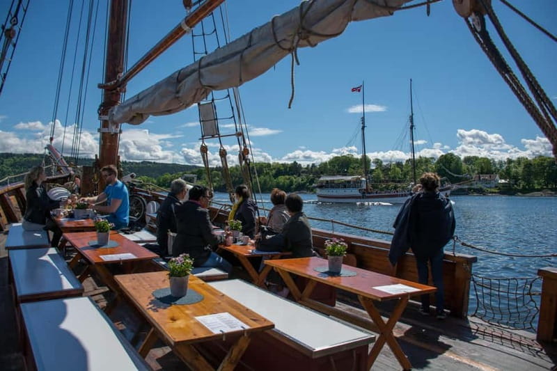 Oslo: Oslo Fjord Sightseeing Cruise by Sailing Ship - Food, drinks, and the onboard atmosphere