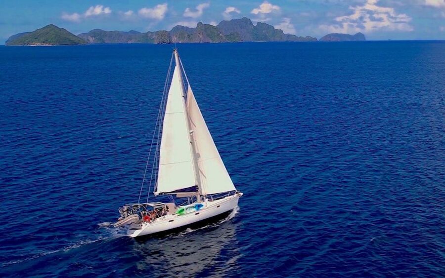 Palawan: Private Sailing Yacht Cruise in El Nido - The afternoon at Lagen Island