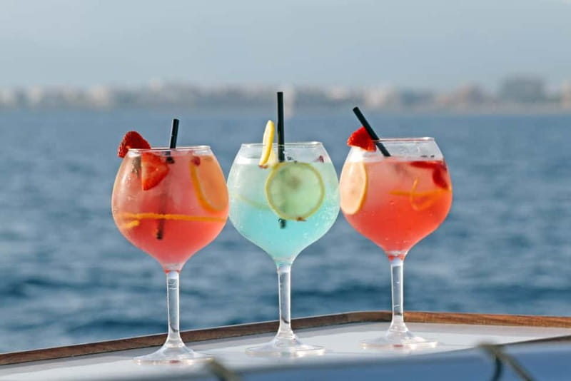 Palma de Mallorca: Deluxe Catamaran Sailing Tour with Meal - Key points at a glance