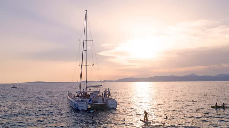 Palma de Mallorca: Deluxe Catamaran Sailing Tour with Meal - Leaving Palma on the Oasis catamaran