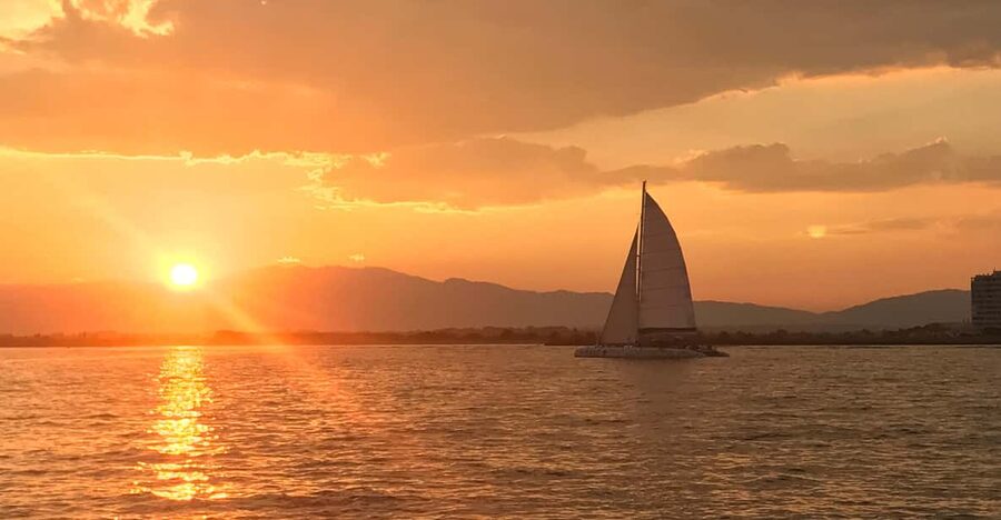 Palma de Mallorca: Sunset Sailing Catamaran Trip with Drink - Setting out from Palma’s Auditorium