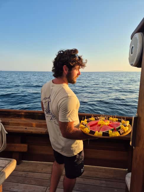 Palma de Mallorca: Wooden Sailboat; Food, Views & History - Two ways to experience Palma Bay