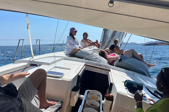 Palma de Mallorrca: Sailing tour with drinks, tapas & snorkeling. - Practical booking advice for Palma