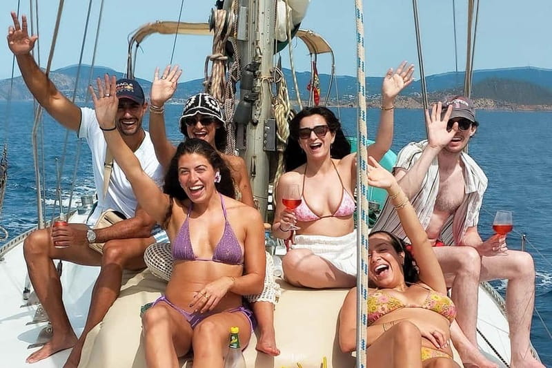 Palma: Private Half-Day Sailing Trip with Tapas & Drinks - Cala Major and the long coastal run toward Ses Illetes