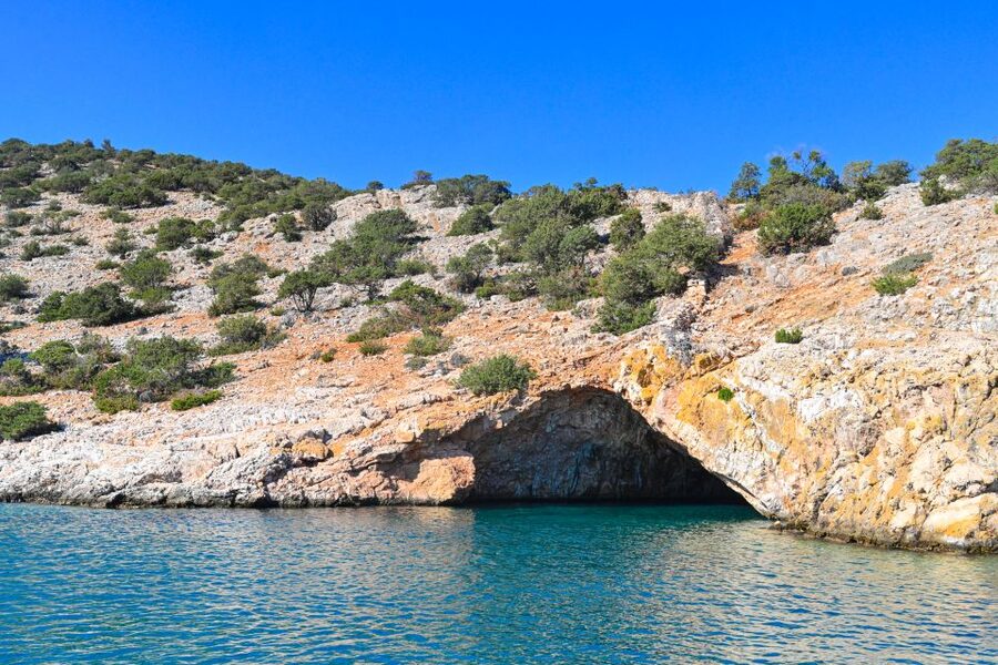 Paros: Iraklia, Schinoussa, & Naxos Sailing Tour with Lunch - Who will enjoy this Paros boat trip most?