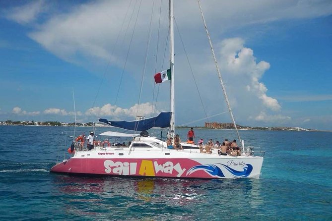 Party On Sailing Cruise to Isla Mujeres from Cancun - Downtown Isla Mujeres: 90 minutes on your own