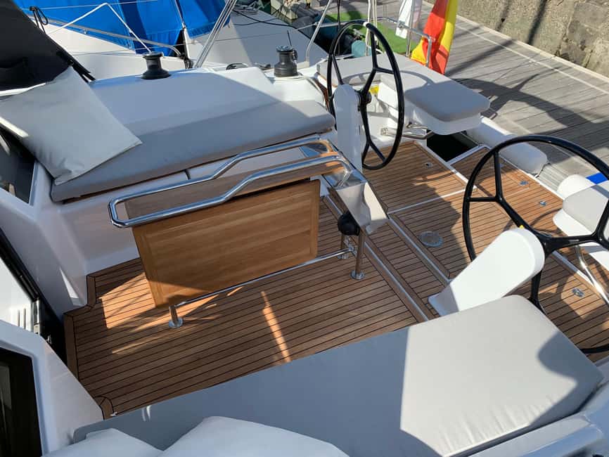 Pasito Blanco : Private sailing tour with food & drinks - Tapas, drinks, and the value of a private boat