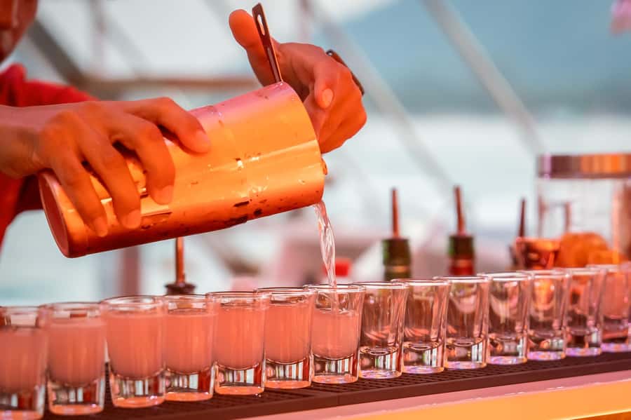 Pattaya: 3 Islands Hopping on Sailing Party Yacht and Buffet - Who will enjoy this Pattaya yacht trip?