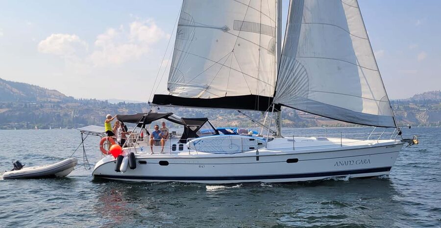 Penticton Okanagan Lake: Sailing Tour - The first ten minutes: safety and lake orientation