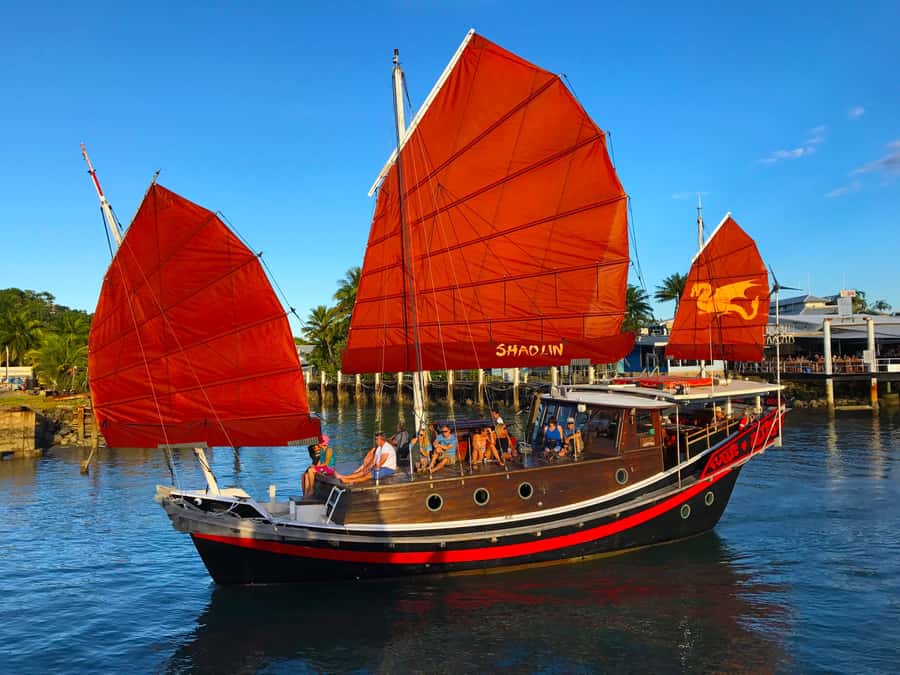 Port Douglas: Shaolin Seafood Lunch Sail, with Fresh Prawns - The first taste: crocodile and barramundi spring rolls
