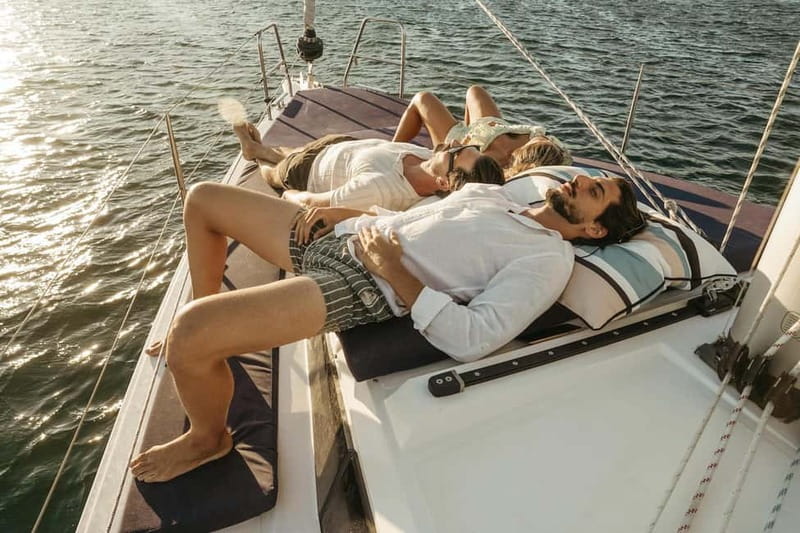 Portimao: Sunset Luxury Sail-Yacht Cruise - Group sailing or a private outing?