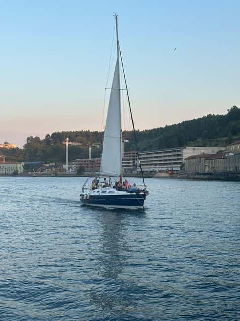 Porto, a cruise with open sails, drinks&snacks - Porto’s historic center from the river