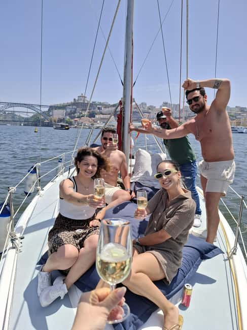 Porto, a cruise with open sails, drinks&snacks - The Douro Ecological Reserve and the return