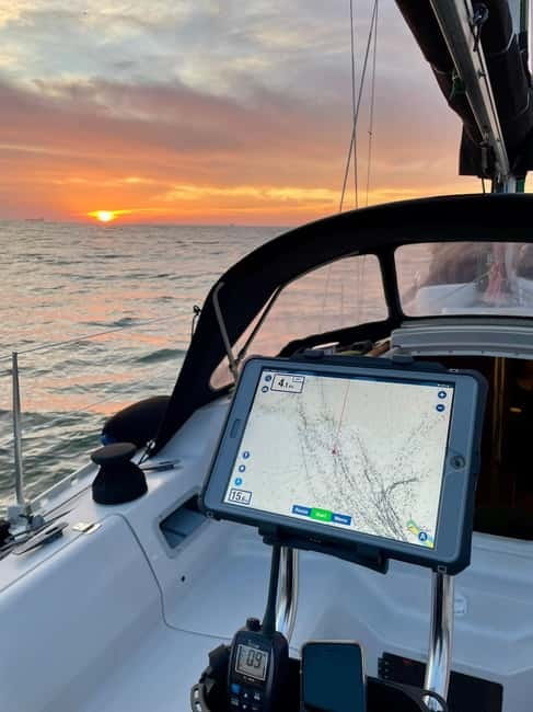 Porto: Best Exclusive Charming Sailboat Sunset - Key points at a glance