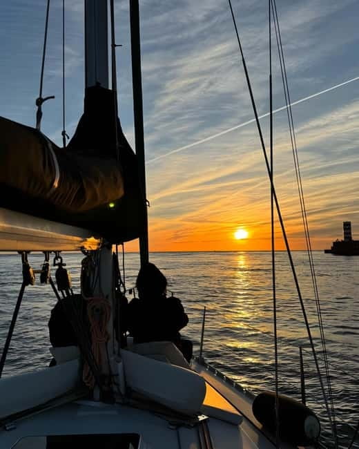 Porto: Best Exclusive Charming Sailboat Sunset - Music and the mood onboard