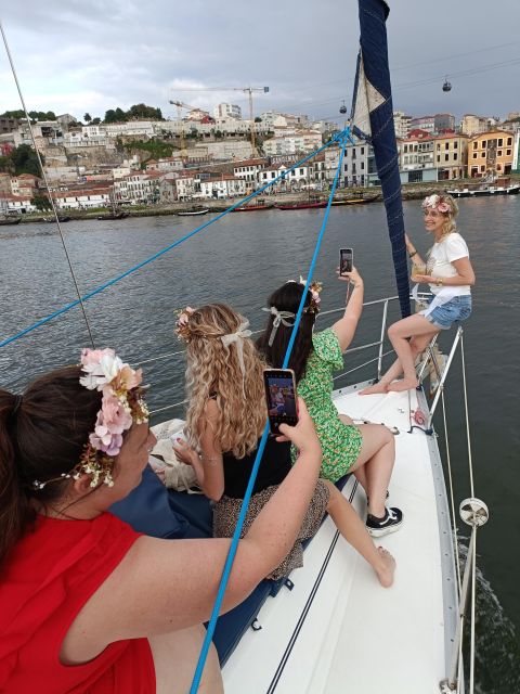Porto: Charming Sailboat Bachelor Party with drinks - Who will enjoy this Porto sailboat party most