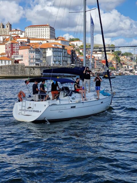Porto: Exclusive Party aboard a charming sailboat with drink - Setting off from Marina da Afurada