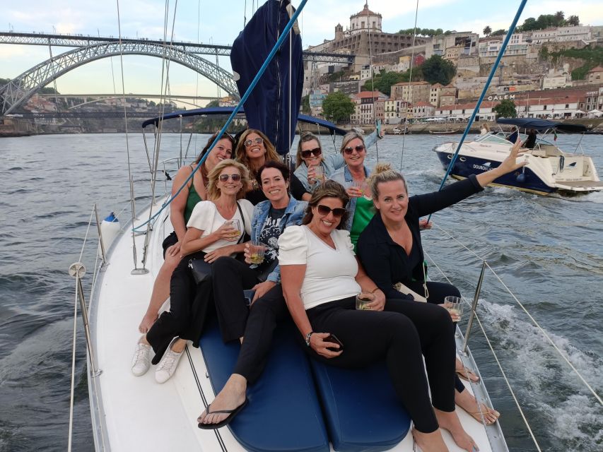 Porto: Exclusive Party aboard a charming sailboat with drink - From Ribeira to Foz do Douro