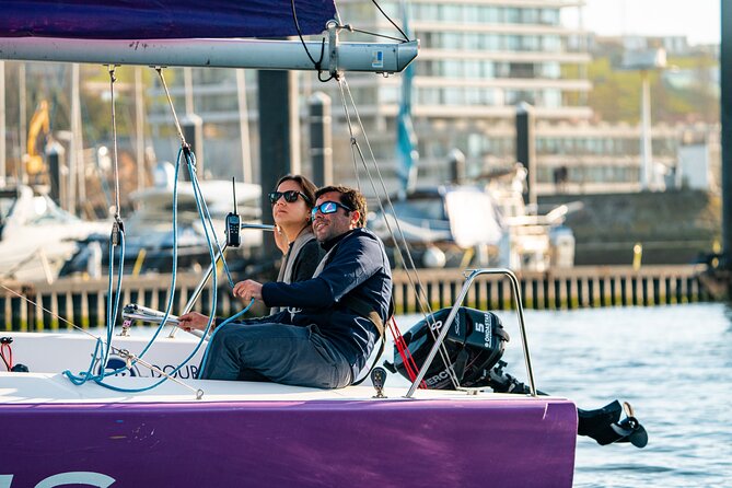Porto: Private Sailing Experience in Douro River - Porto and Gaia from the middle of the Douro